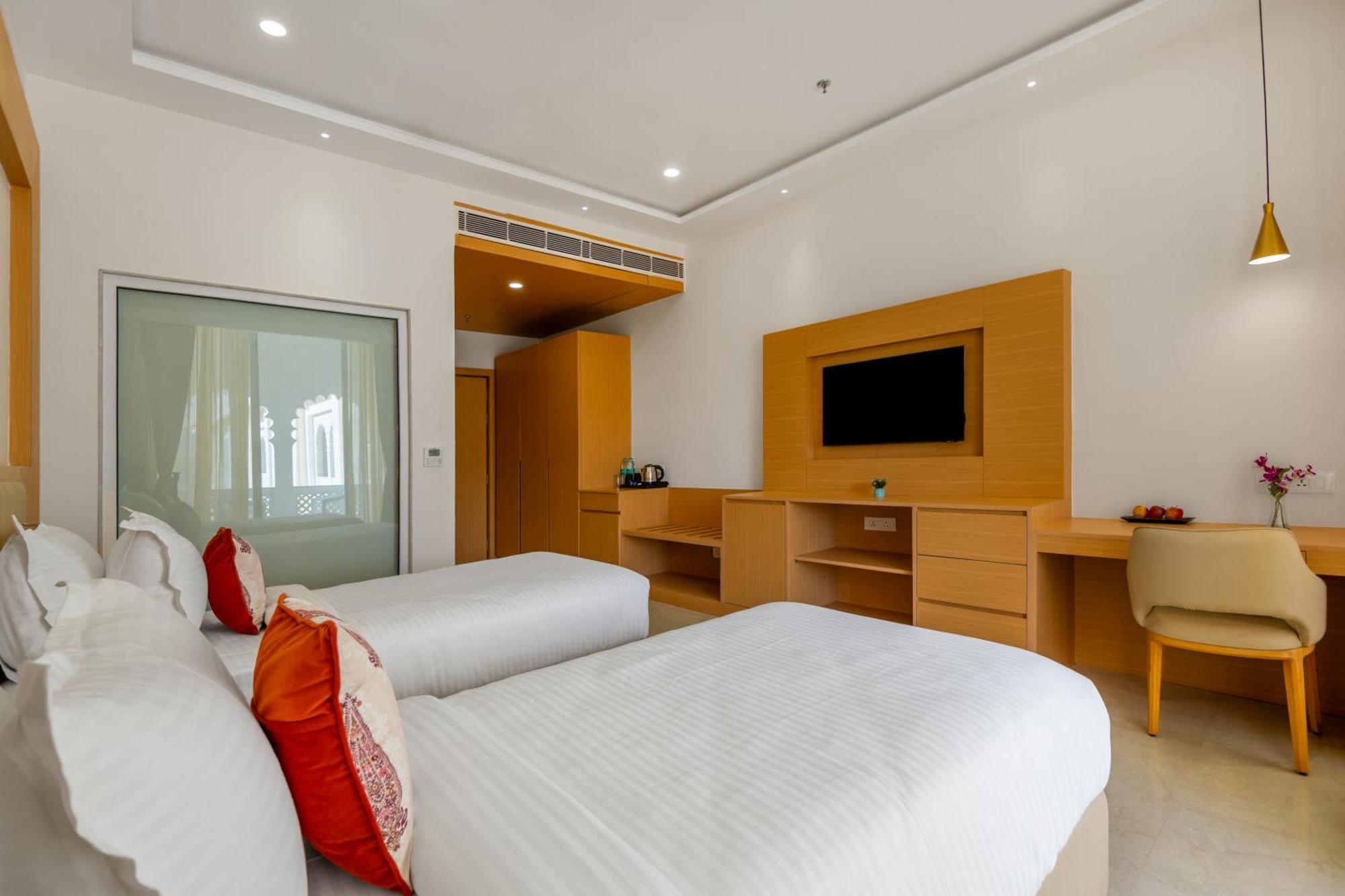 Sterling Aravalli Udaipur Exterior photo